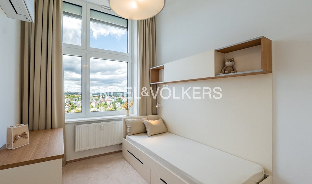Pronájem bytu 4+kk 131 m², Praha – náhled fotky 10
