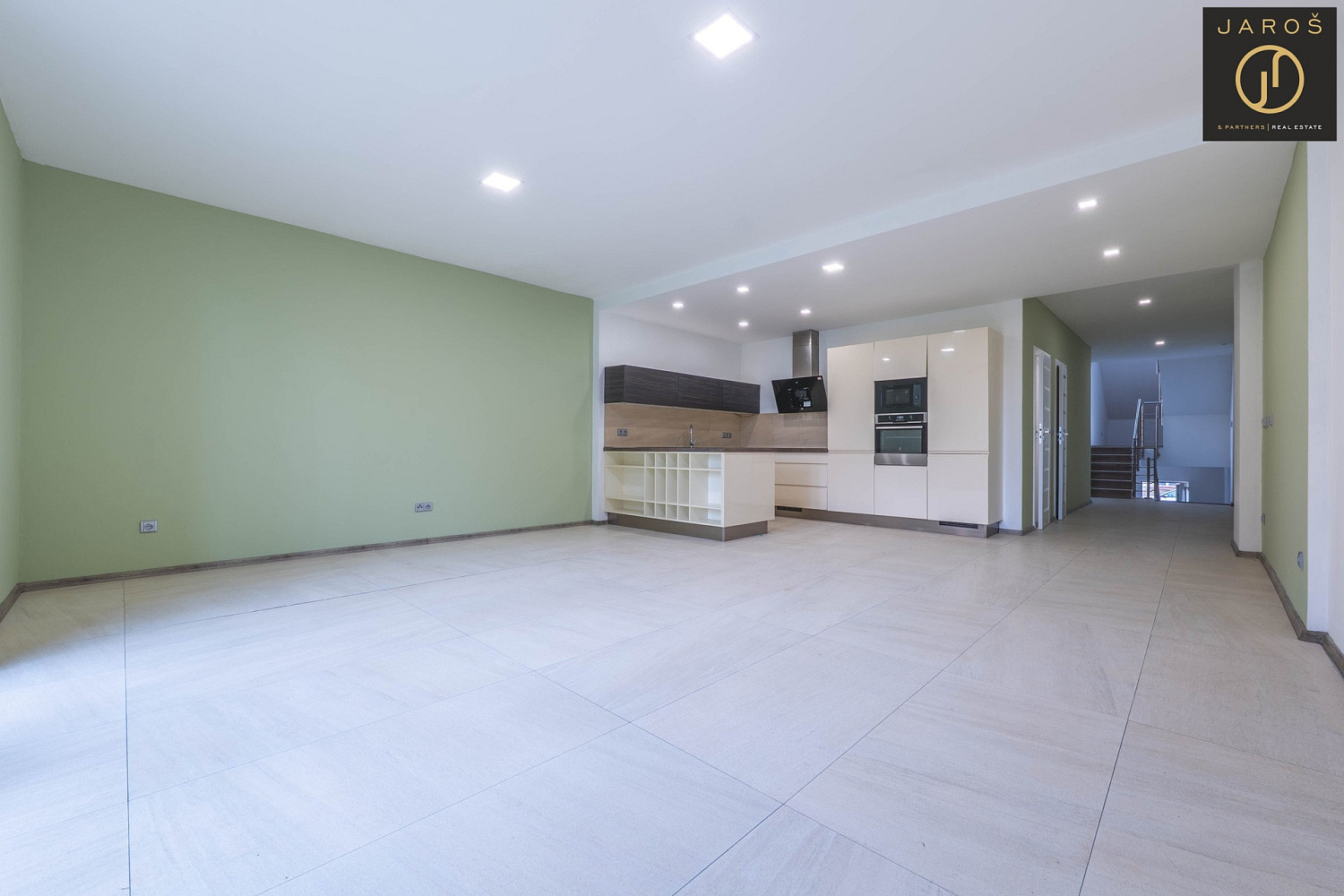 Prodej domu 178 m² s pozemkem 295 m² – pohled 4