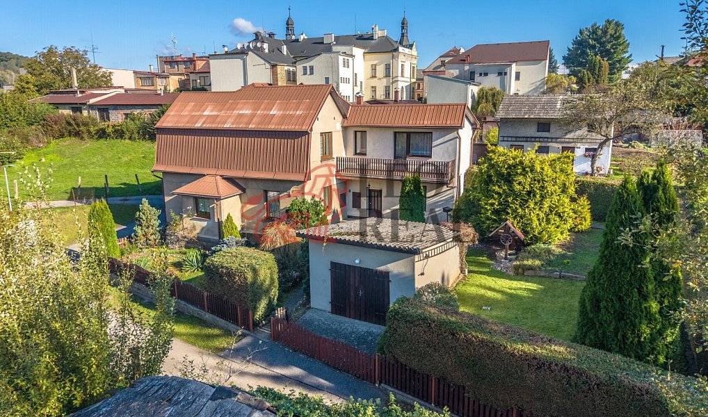 Prodej domu 250 m² s pozemkem 496 m², Rovensko pod Troskami – fotka 1 z 22