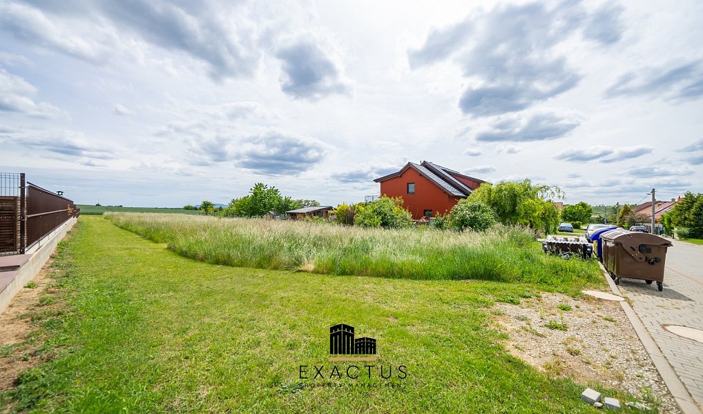 Prodej stavebního pozemku 1 533 m², Šumice – náhled fotky 3