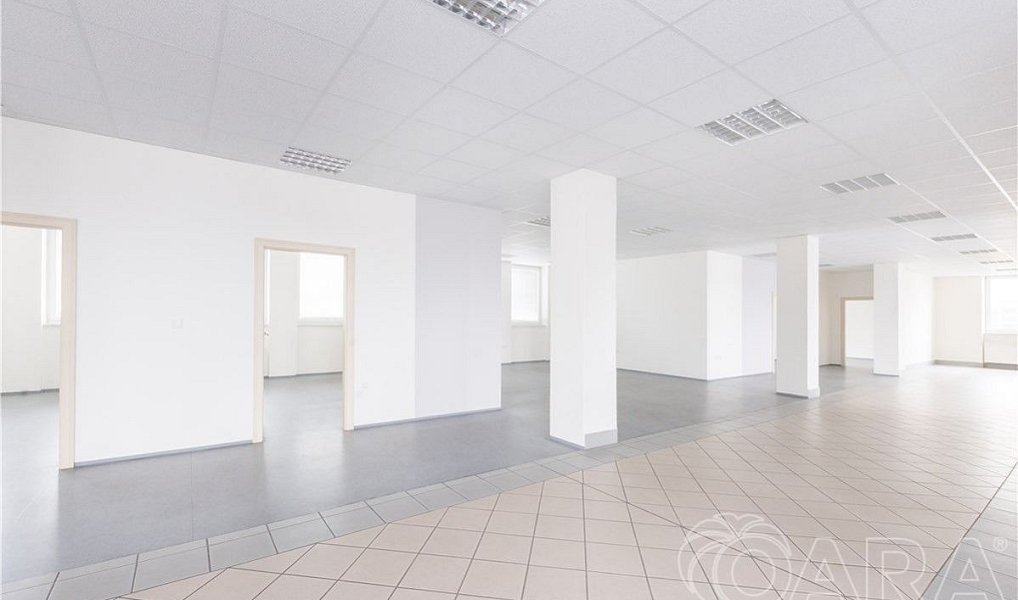 Pronájem kanceláře 549 m², Písek – náhled fotky 2