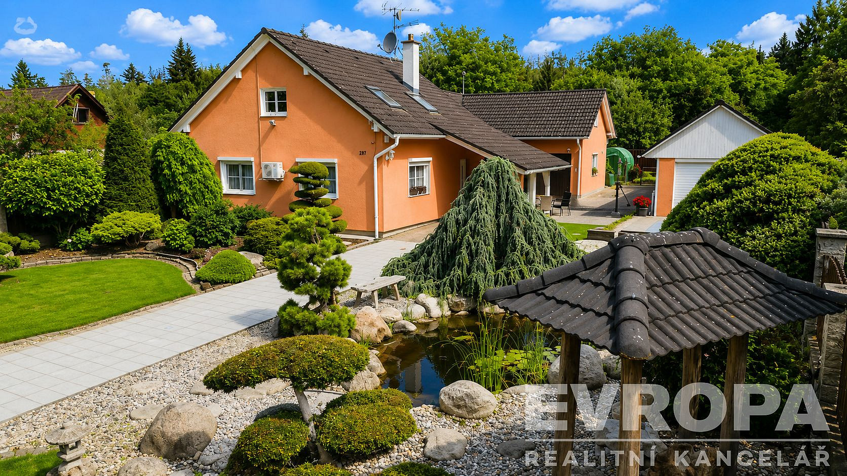 Prodej domu 298 m² s pozemkem 1 166 m²