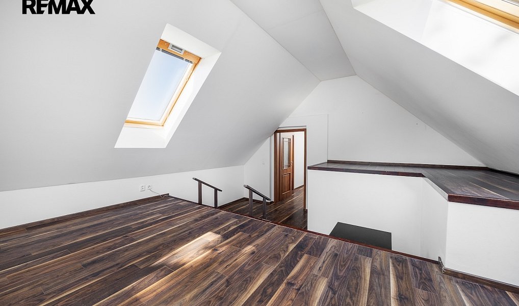 Prodej domu 210 m² s pozemkem 1 140 m², Praha – náhled fotky 13