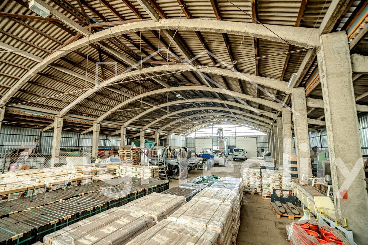 Pronájem skladovacích prostor 1 000 m² – fotografie 4