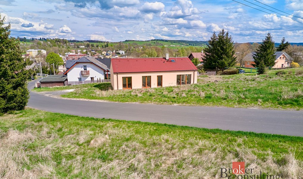 Prodej domu 113 m² s pozemkem 136 m², Luby – náhled fotky 16