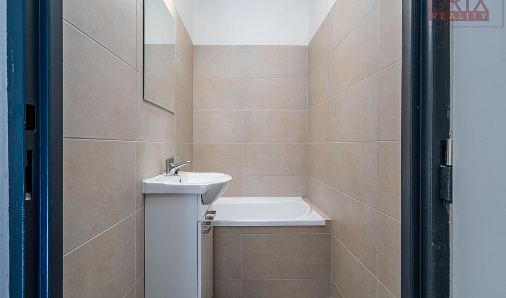 Prodej bytu 1+kk 28 m², Praha – náhled fotky 11