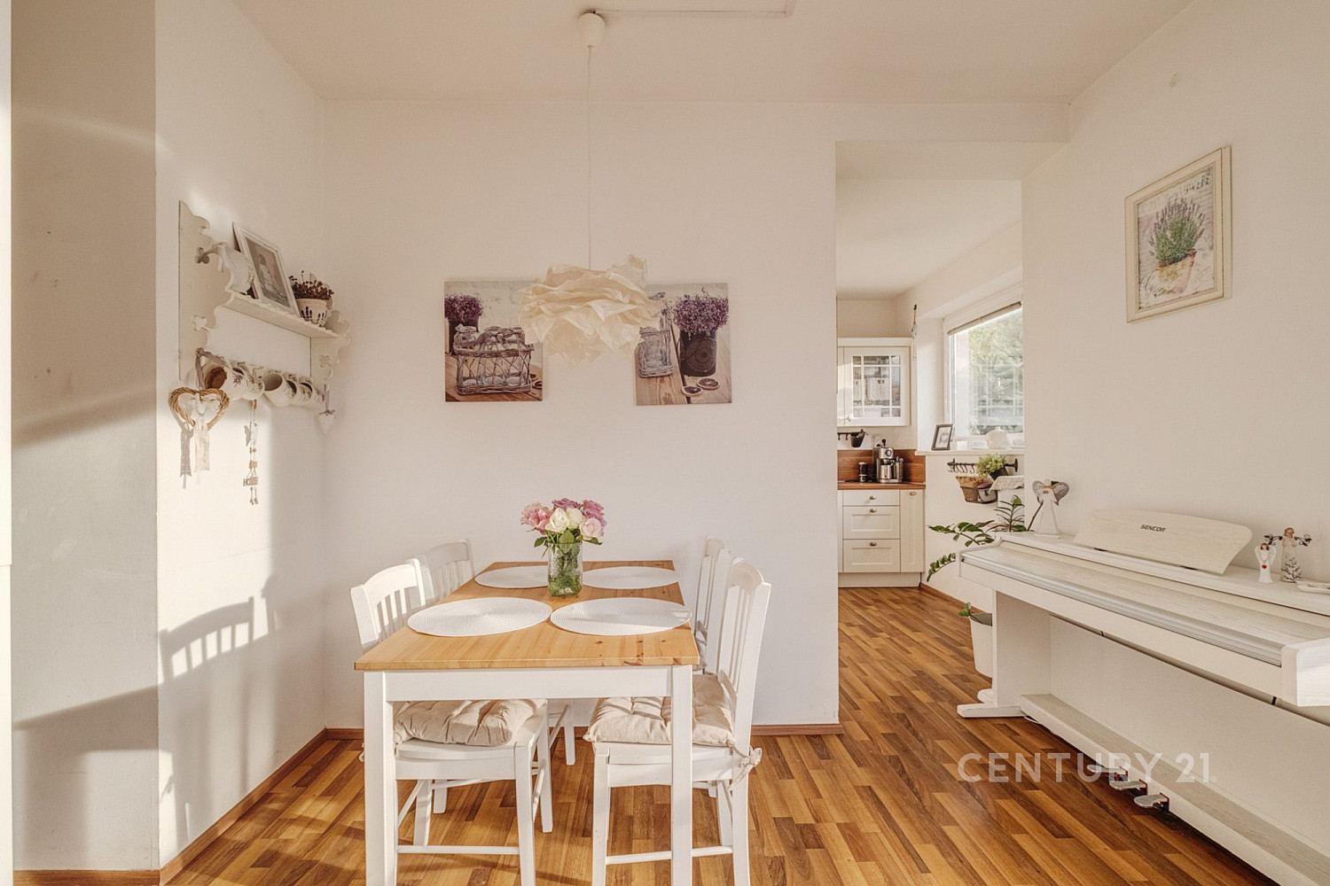 Pronájem bytu 3+kk 63 m² – fotografie 4