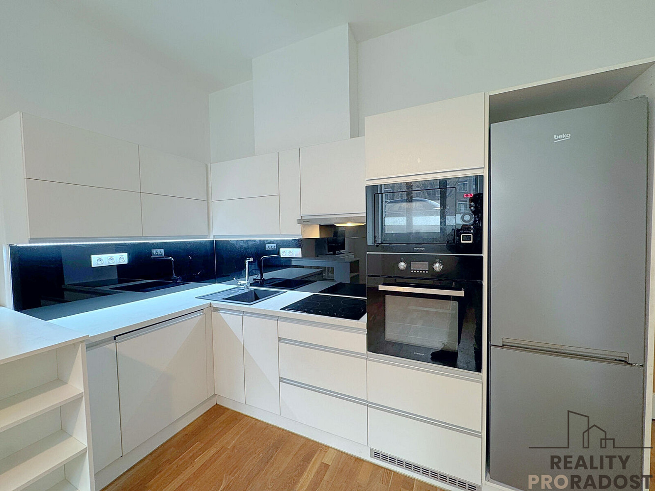 Pronájem bytu 2+kk 64 m² – fotografie 2