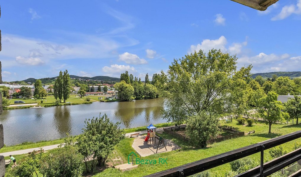 Prodej domu 140 m² s pozemkem 1 042 m², Beroun – náhled fotky 24