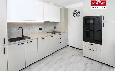 Prodej bytu 2+1 67 m², Gagarinova, Znojmo