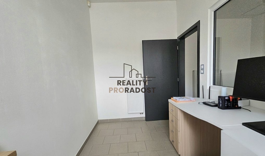 Pronájem obchodních prostor 130 m², Hodonín – náhled fotky 17