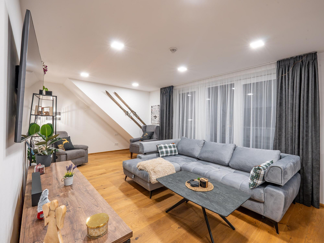 Prodej bytu 2+kk 64 m² – pohled 2