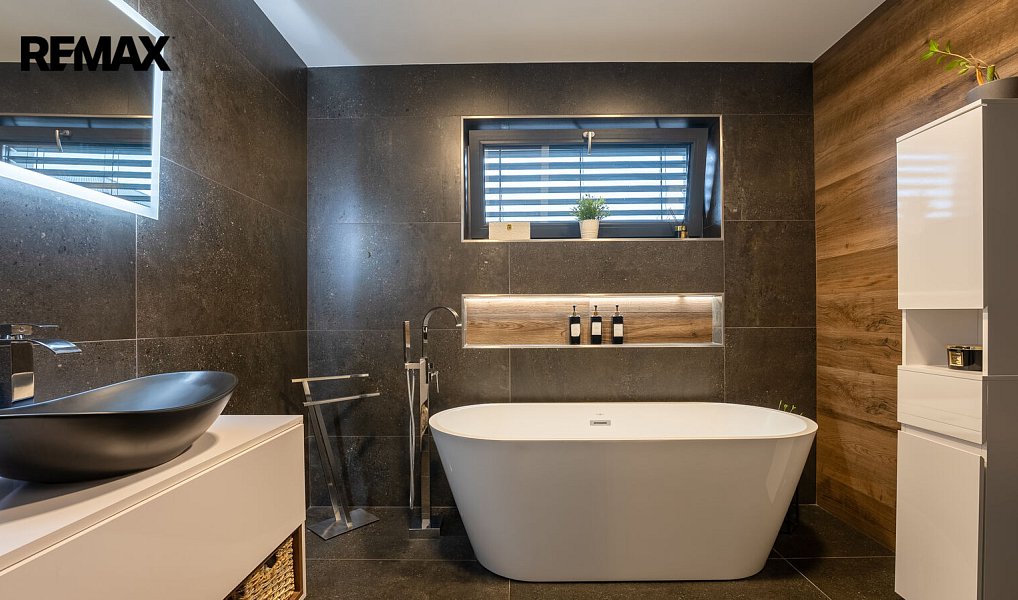 Prodej domu 172 m² s pozemkem 1 031 m², Jemnice – náhled fotky 24