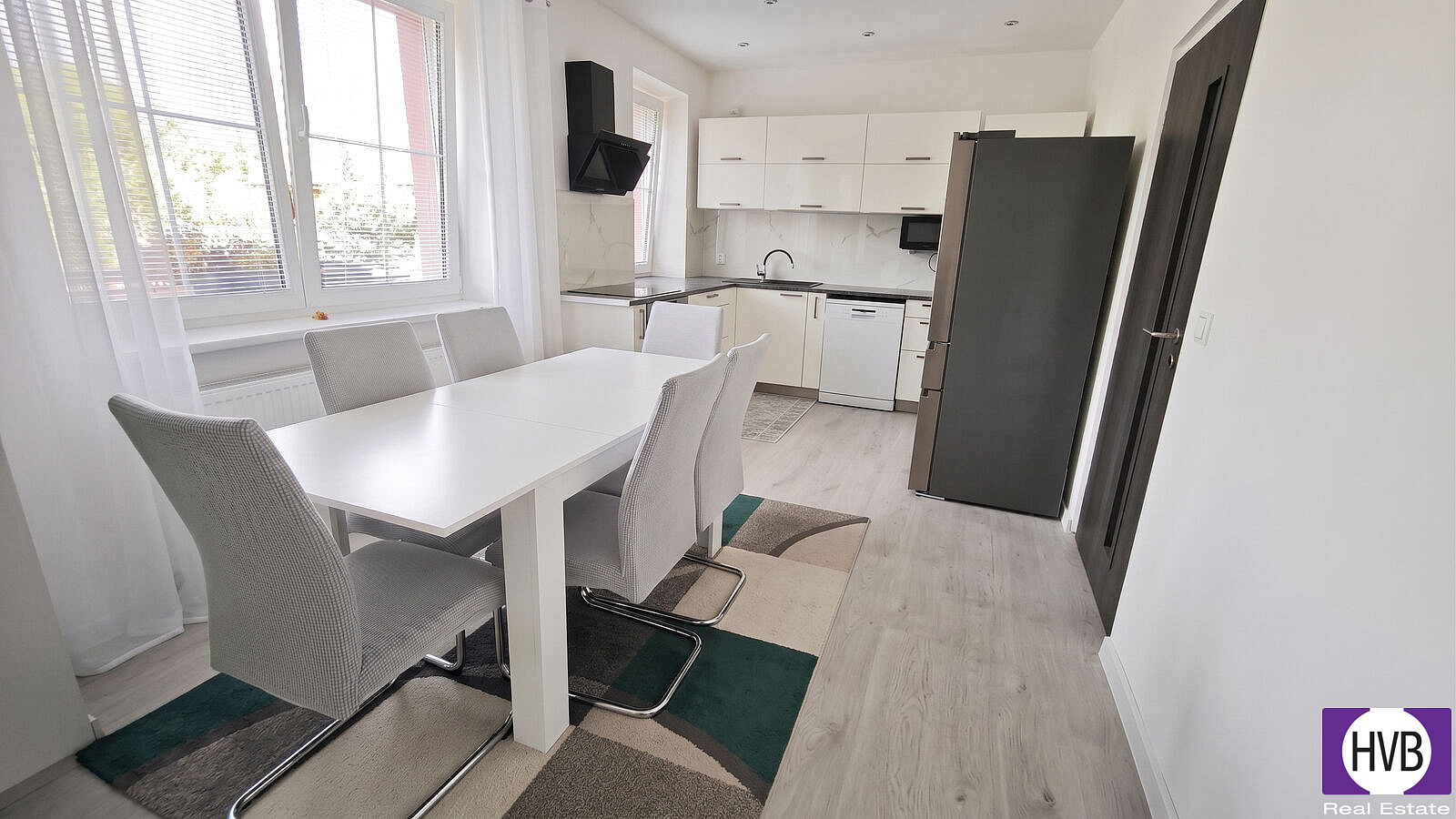 Pronájem bytu 6+kk 162 m² – fotografie 3