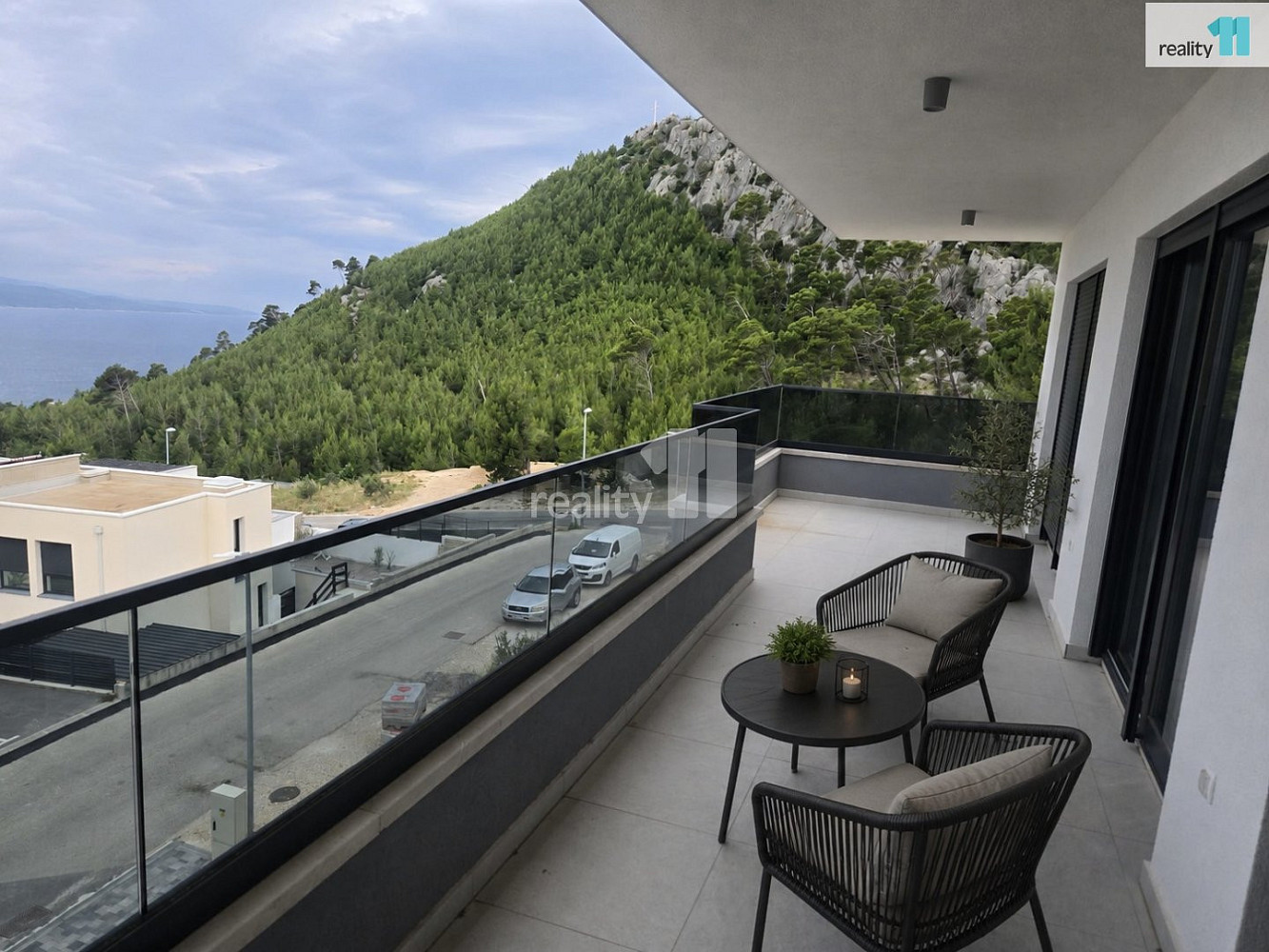 Prodej bytu 2+1 71 m² — photo 2