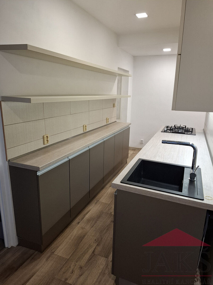 Pronájem bytu 3+1 75 m² – fotografie 2