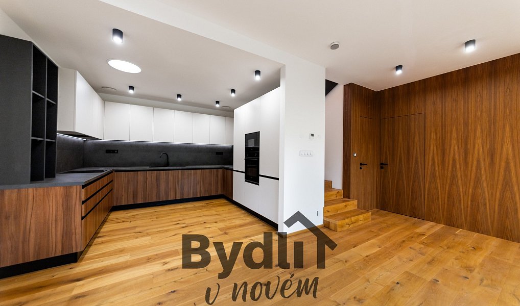 Prodej domu 184 m² s pozemkem 666 m², Fryšták – náhled fotky 3