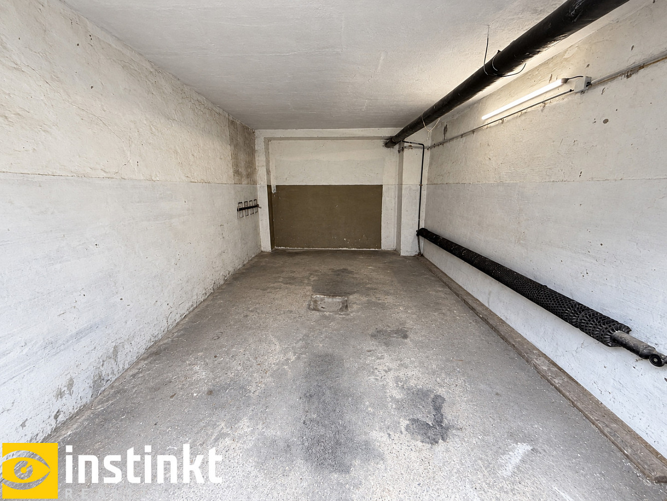 Garáž (19m2), ul. Na Vrcholu, Praha - Žižkov – fotografie 3