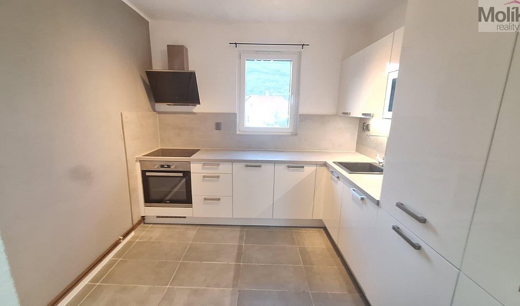 Pronájem bytu 2+1 52 m², Osek – náhled fotky 2