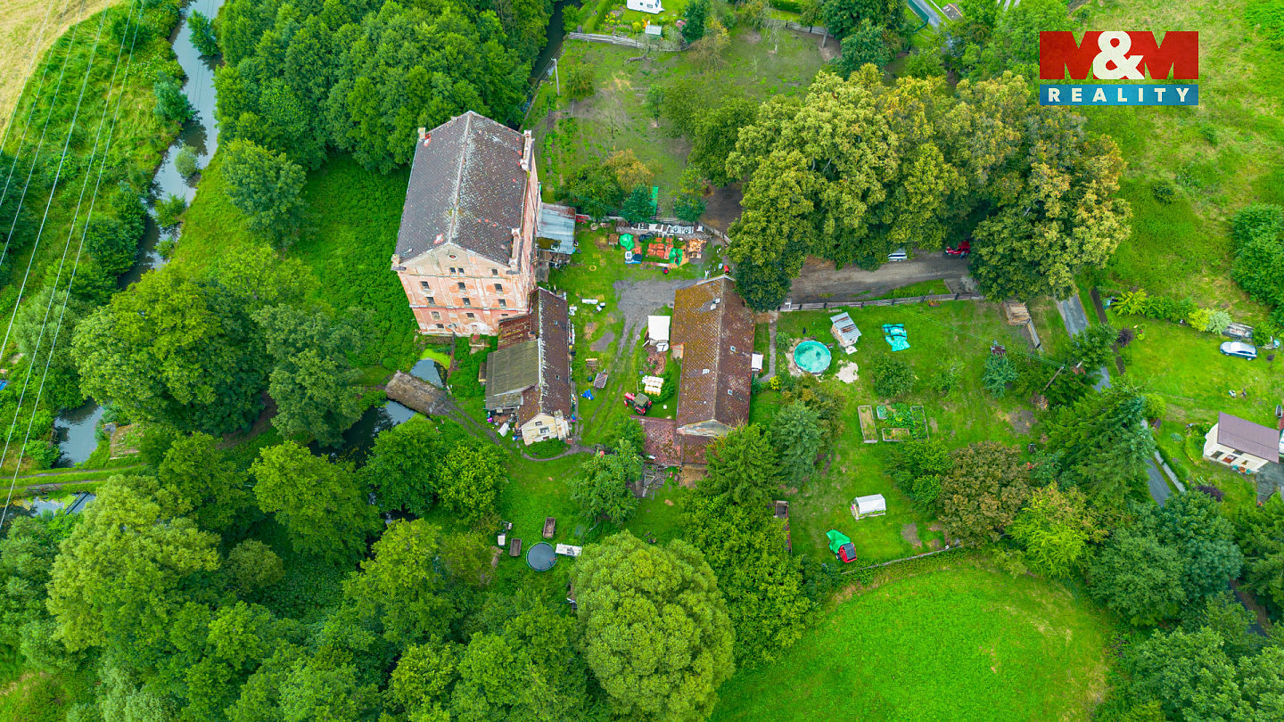 Prodej obchodních prostor 934 m² – fotografie 2
