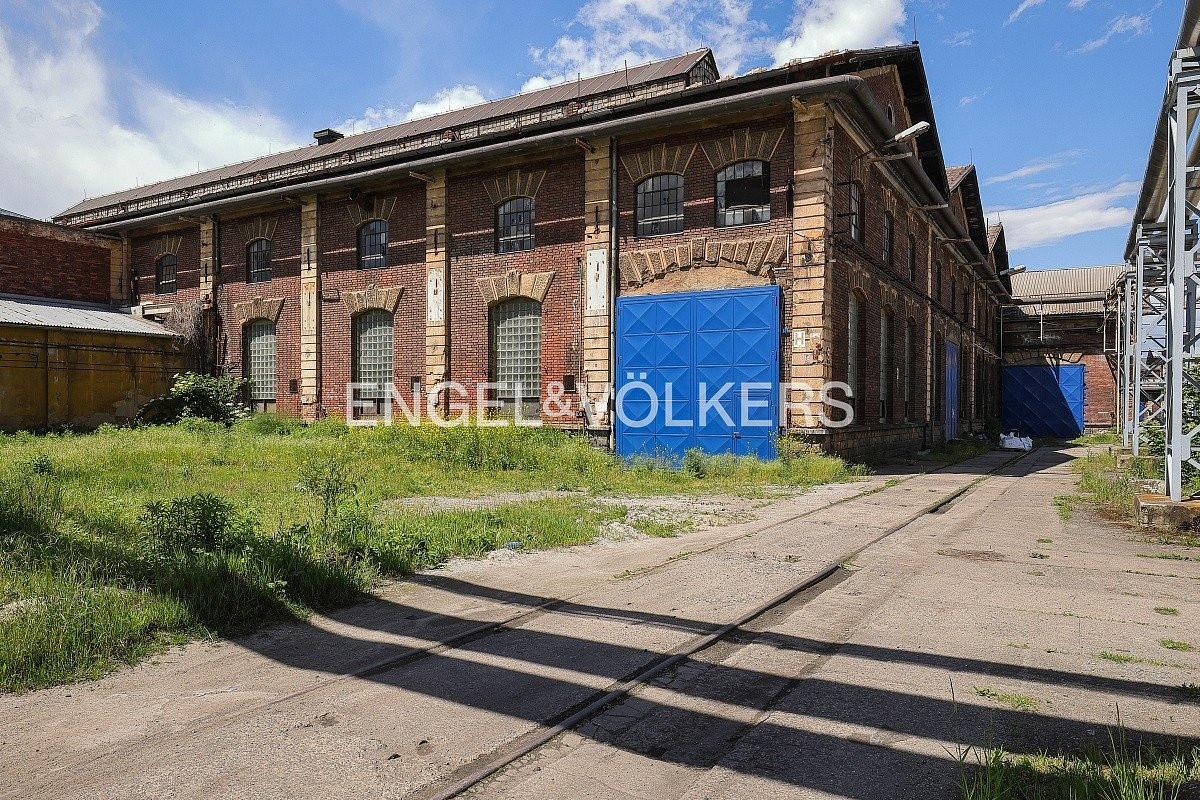 Pronájem skladovacích prostor 2 521 m²