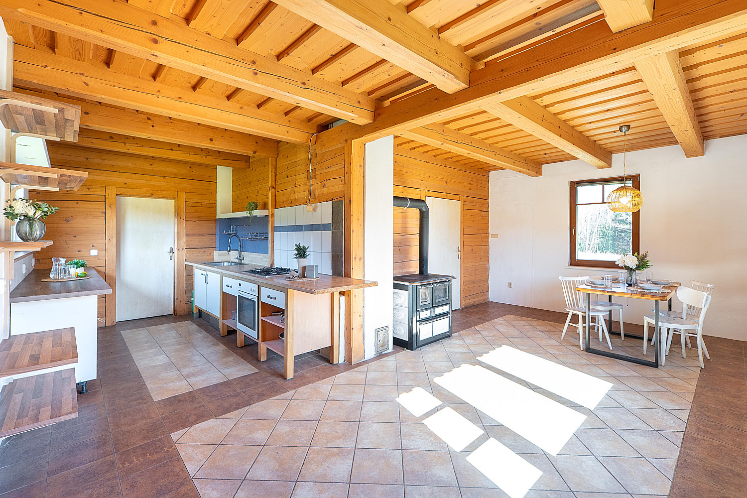Prodej domu 208 m² s pozemkem 97 413 m²