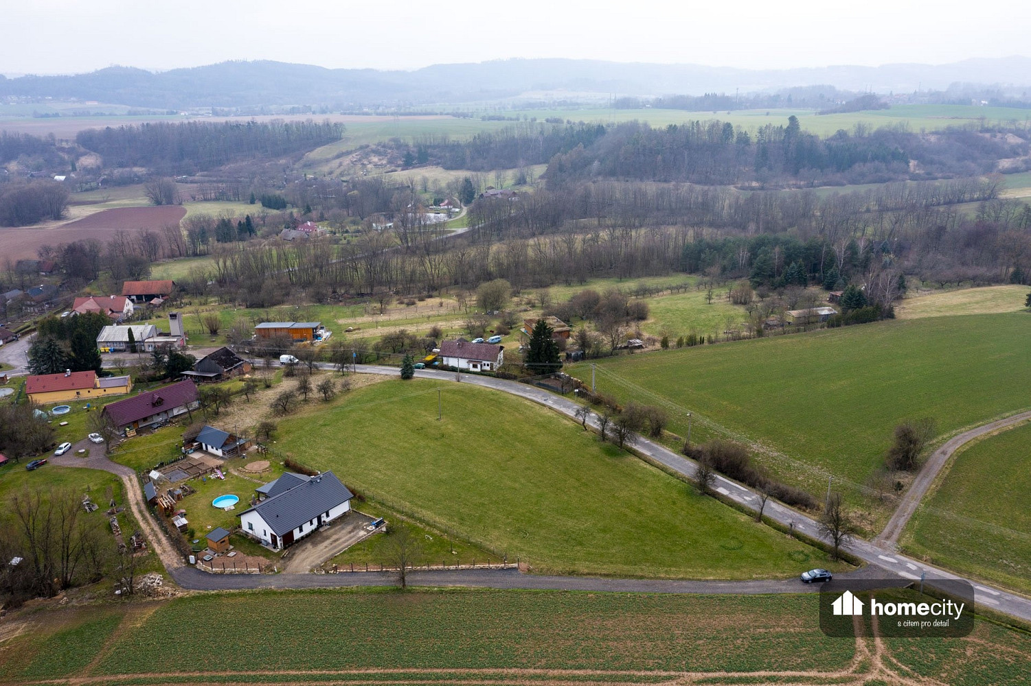 Prodej stavebního pozemku 1 000 m² – fotografie 2