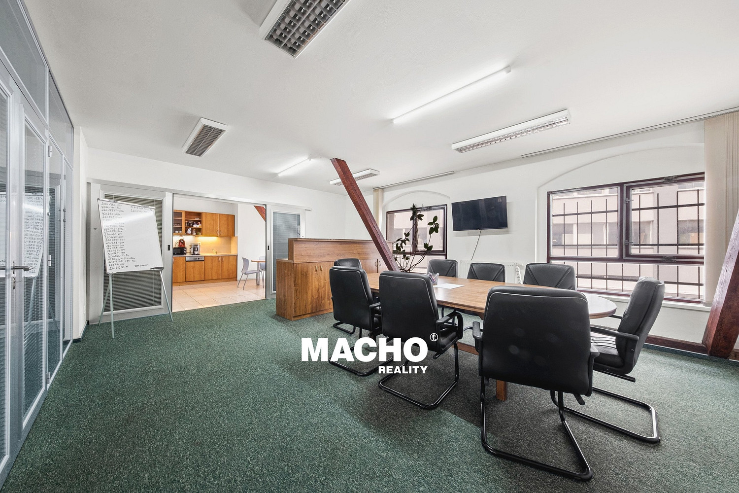 Pronájem kanceláře 370 m² – fotografie 4