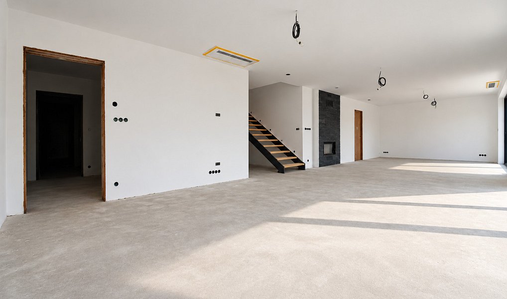 Prodej domu 293 m² s pozemkem 1 631 m², Kamenice – náhled fotky 4