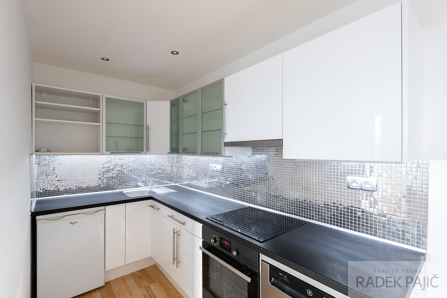 Pronájem bytu 1+1 48 m² – fotografie 2