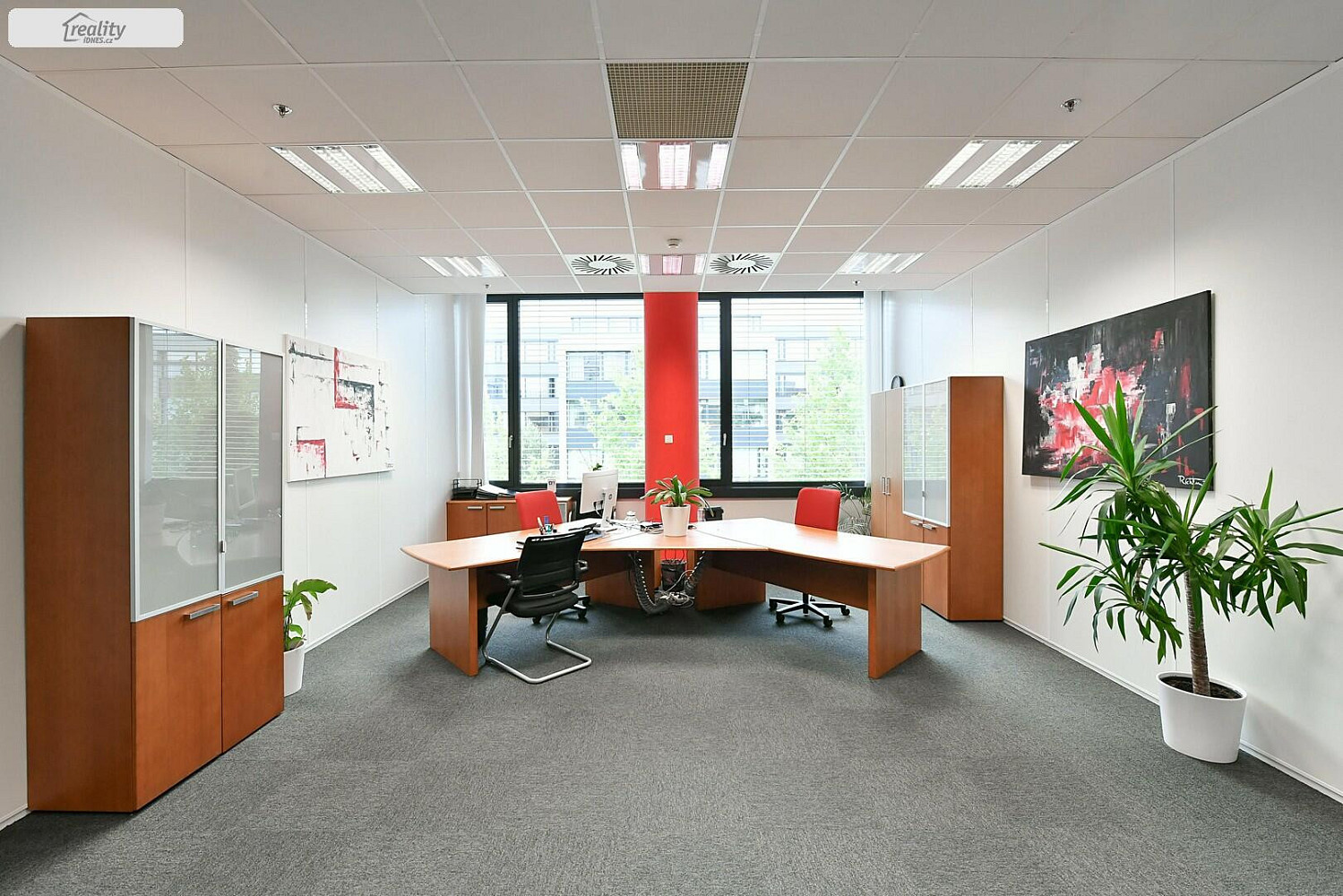 Pronájem kanceláře 560 m² — photo 2