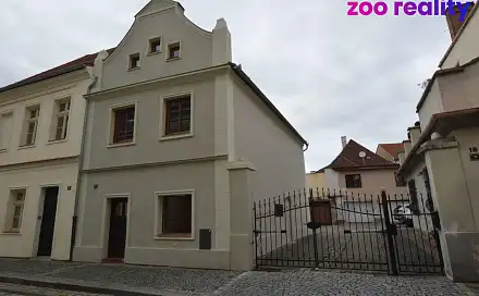 Pronájem domu 150 m² s pozemkem 135 m², Dvořákova, Žatec, okres Louny