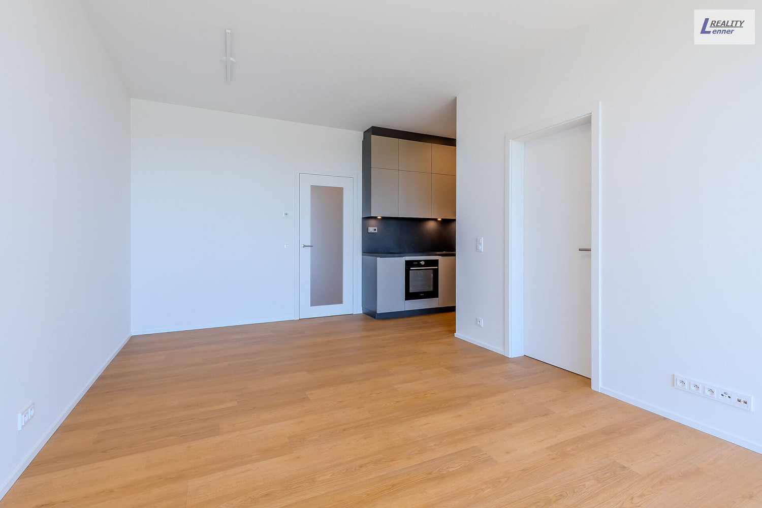 Pronájem bytu 2+kk 59 m² – pohled 6