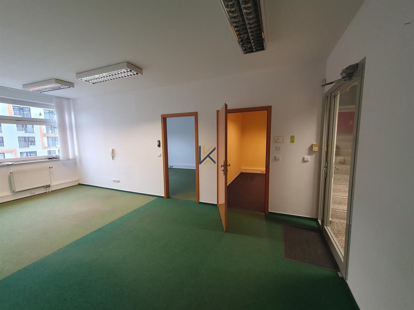 Pronájem kanceláře 270 m² – fotografie 5