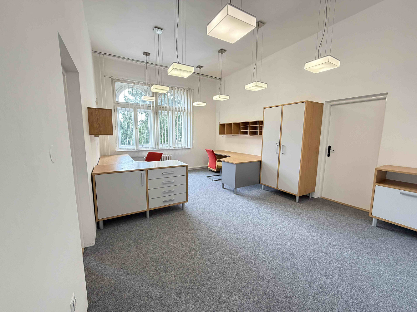 Pronájem kanceláře 172 m² – fotografie 4