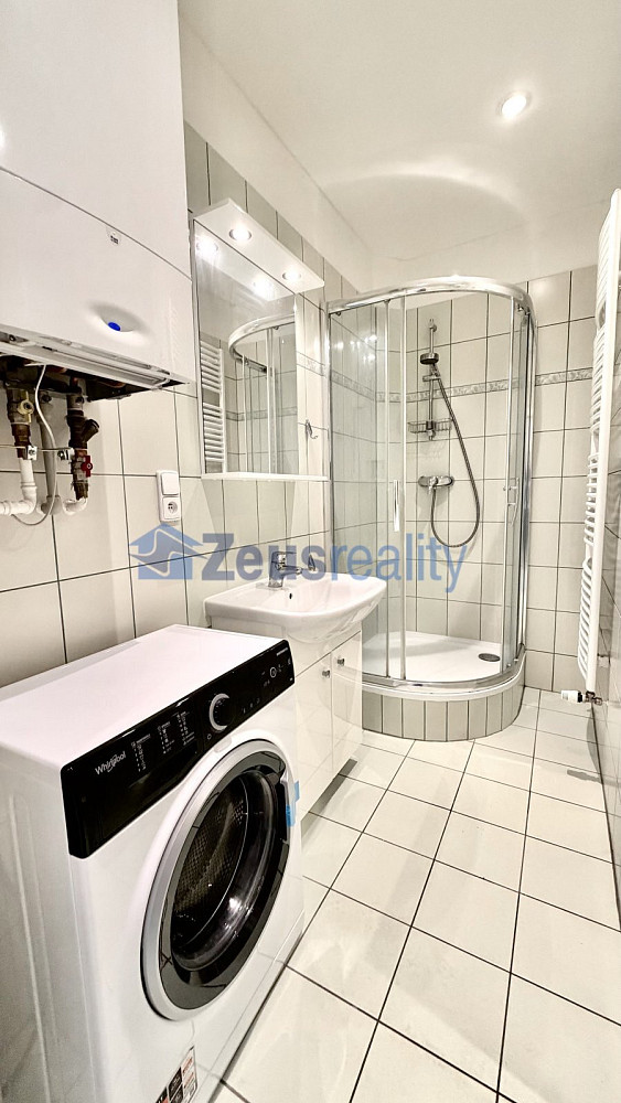 Pronájem bytu 2+kk 50 m² — photo 2