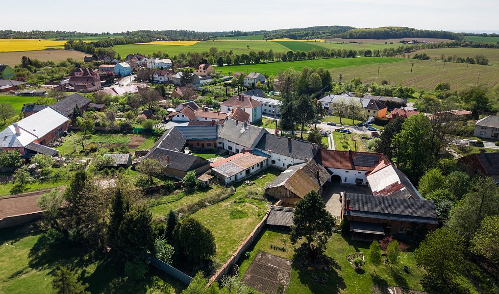 Prodej domu 536 m² s pozemkem 2 011 m², Tršice – náhled fotky 15