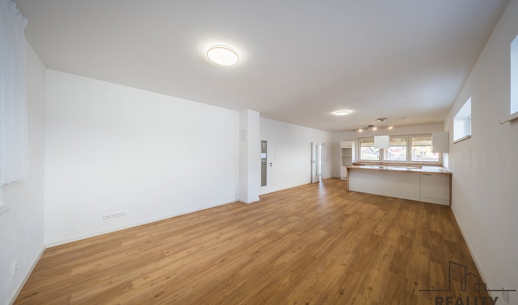 Prodej domu 225 m² s pozemkem 320 m², Vracov – náhled fotky 9