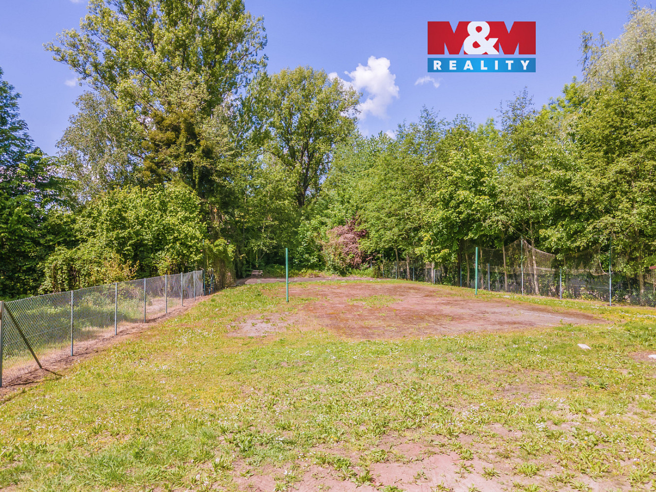 Pronájem pozemku 800 m²