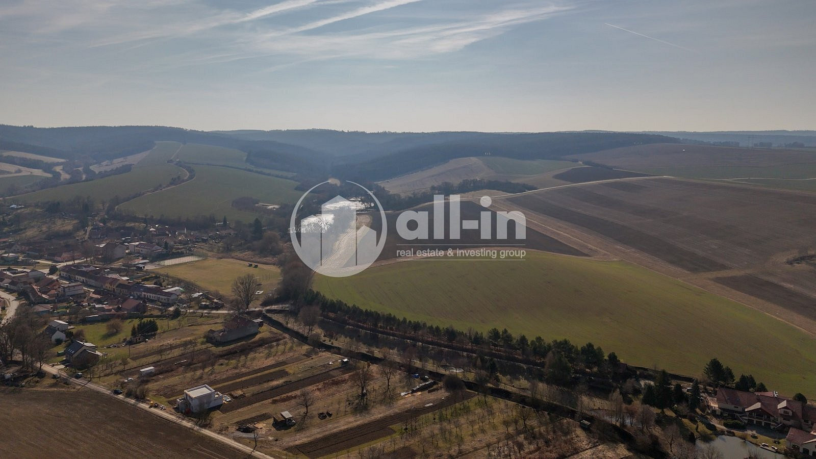 Prodej stavebního pozemku 1 105 m² – pohled 5