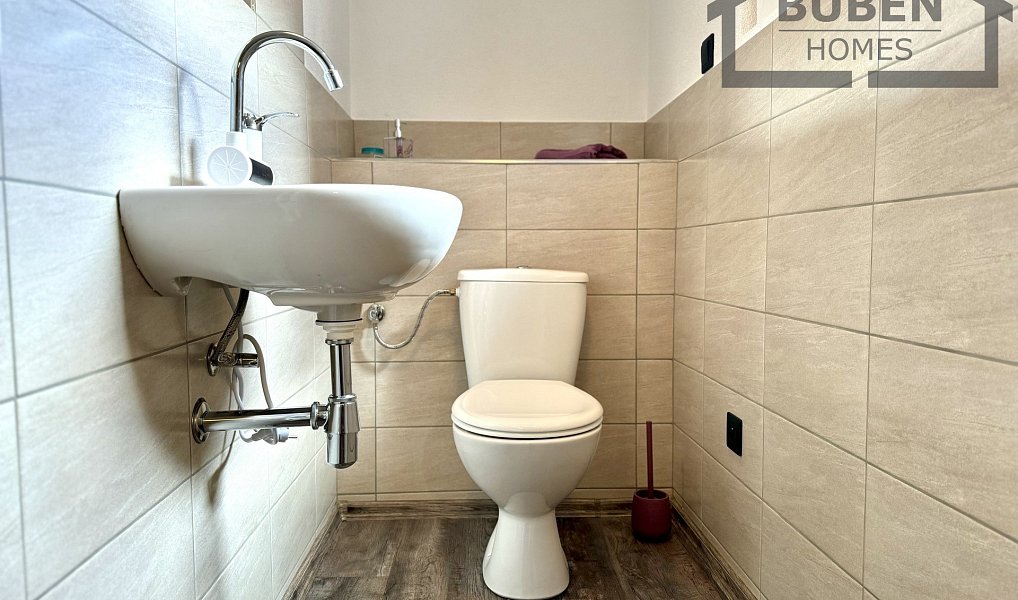 Prodej domu 220 m² s pozemkem 421 m², Tachov – náhled fotky 38