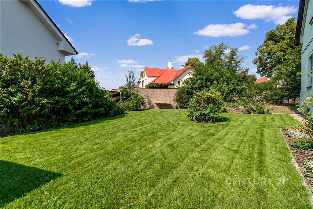Prodej stavebního pozemku 723 m² — photo 2