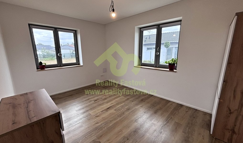 Prodej domu 156 m² s pozemkem 918 m², Lužany – náhled fotky 35