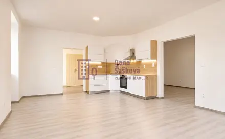 Pronájem bytu 2+kk 72 m², nám. Míru, Jindřichův Hradec - Jindřichův Hradec I