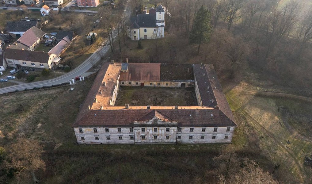 Prodej komerčního objektu (jiného typu) 28 378 m², Biskupice – náhled fotky 2