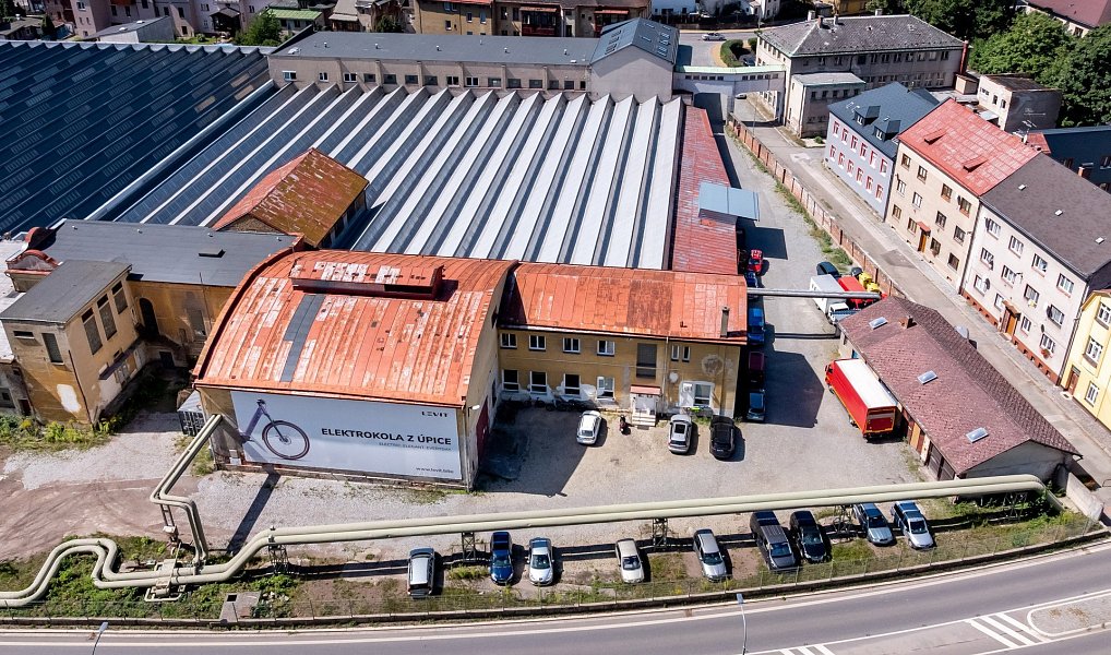 Prodej výrobních prostor 8 703 m², Úpice – náhled fotky 2