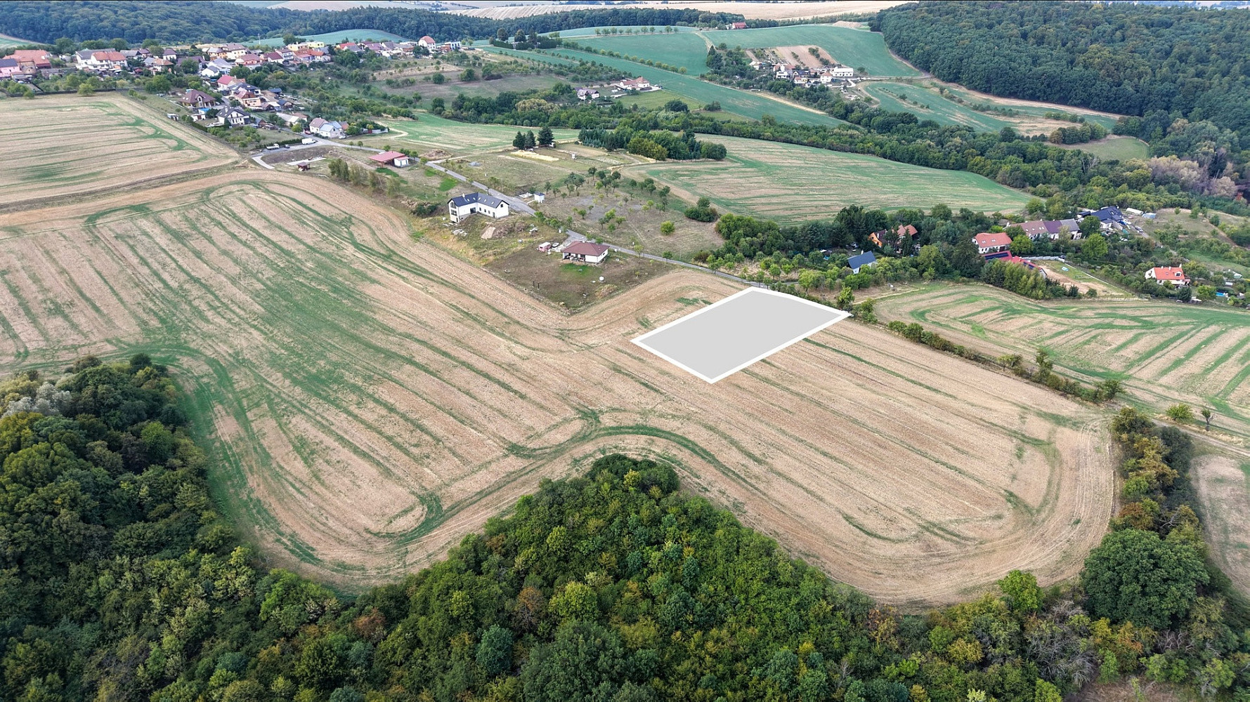 Prodej stavebního pozemku 2 379 m² – fotografie 4