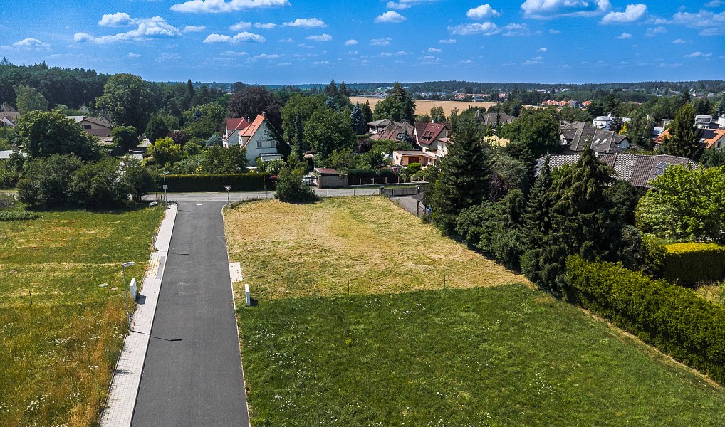 Prodej stavebního pozemku 801 m², Louňovice – náhled fotky 4