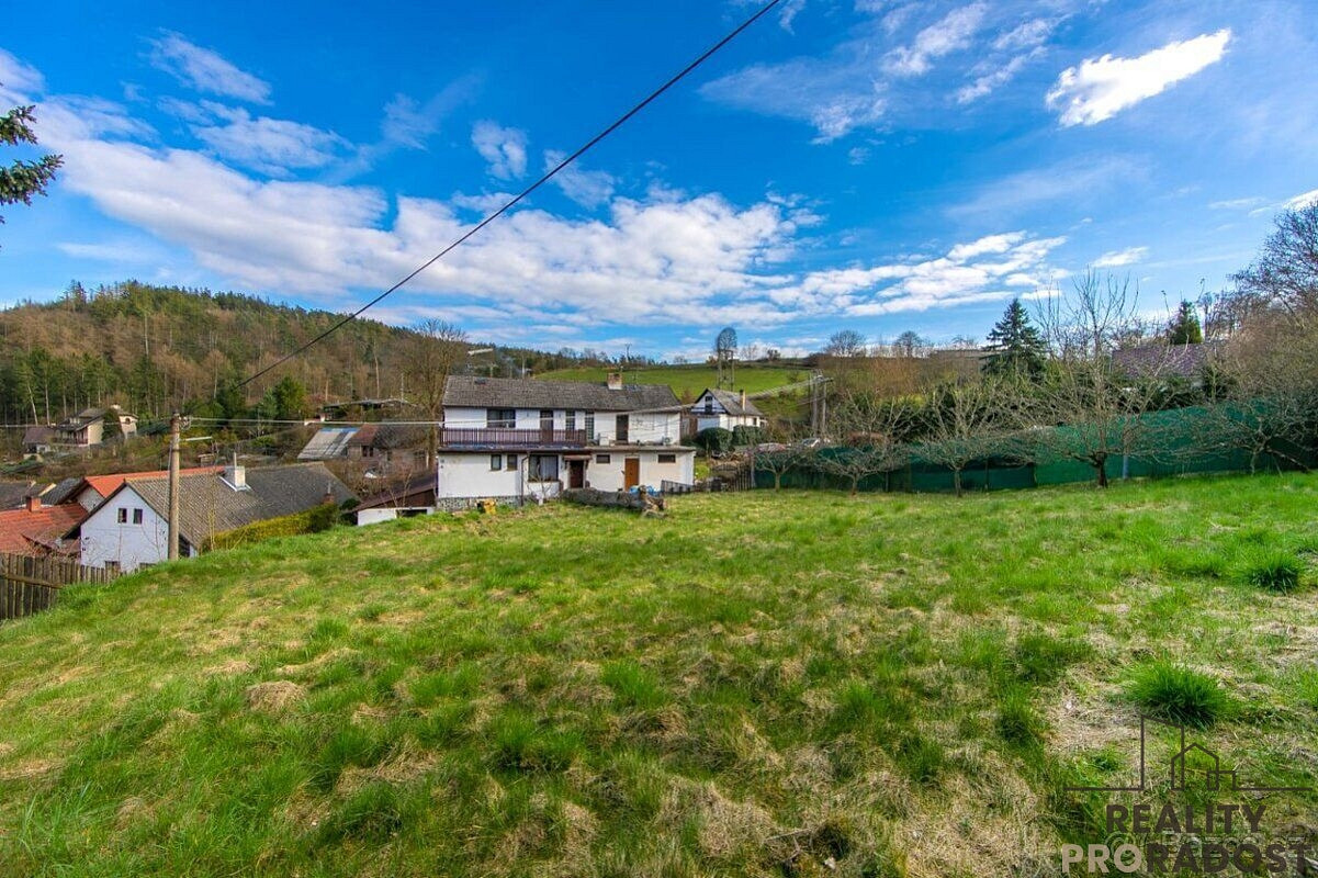 Prodej stavebního pozemku 284 m²