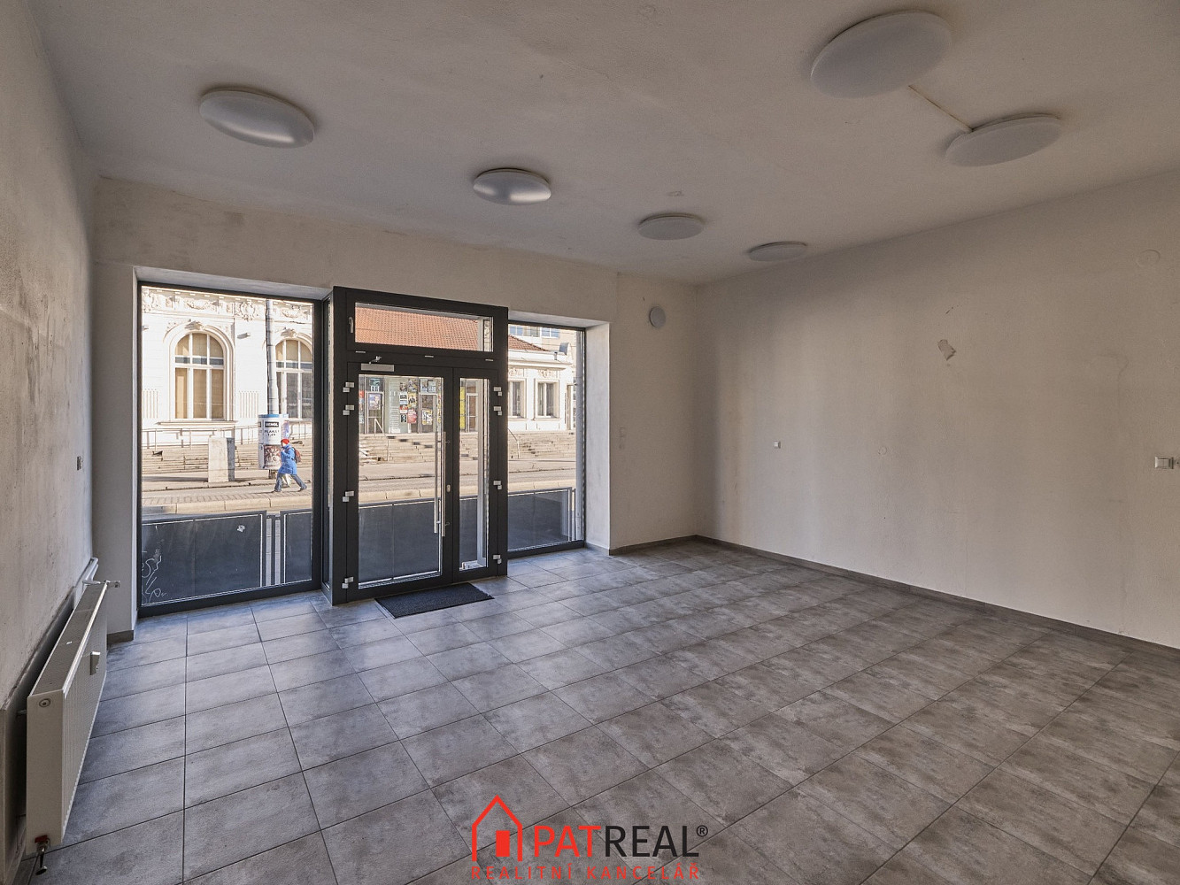 Pronájem obchodních prostor 70 m²